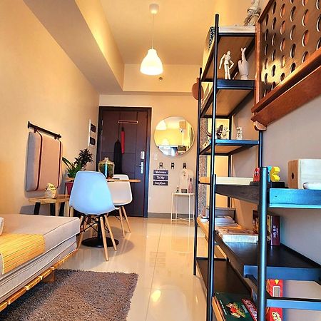 Spacious 7U Homey Unit Steps Away From Uptown Mall And Mitsukoshi Mall Free Parking With Washer Manila Exterior foto