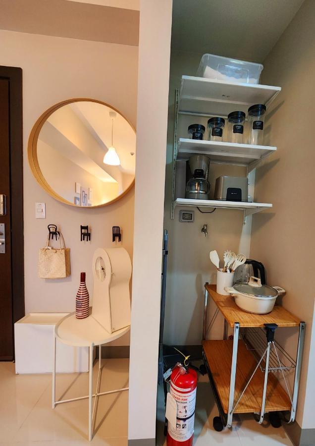 Spacious 7U Homey Unit Steps Away From Uptown Mall And Mitsukoshi Mall Free Parking With Washer Manila Exterior foto