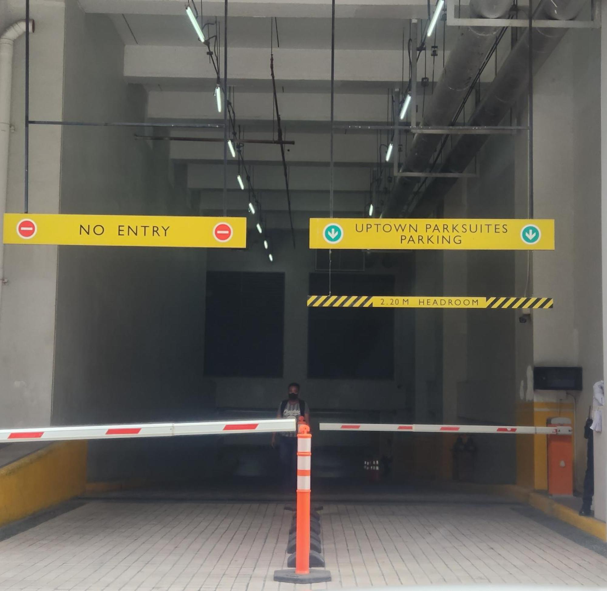 Spacious 7U Homey Unit Steps Away From Uptown Mall And Mitsukoshi Mall Free Parking With Washer Manila Exterior foto
