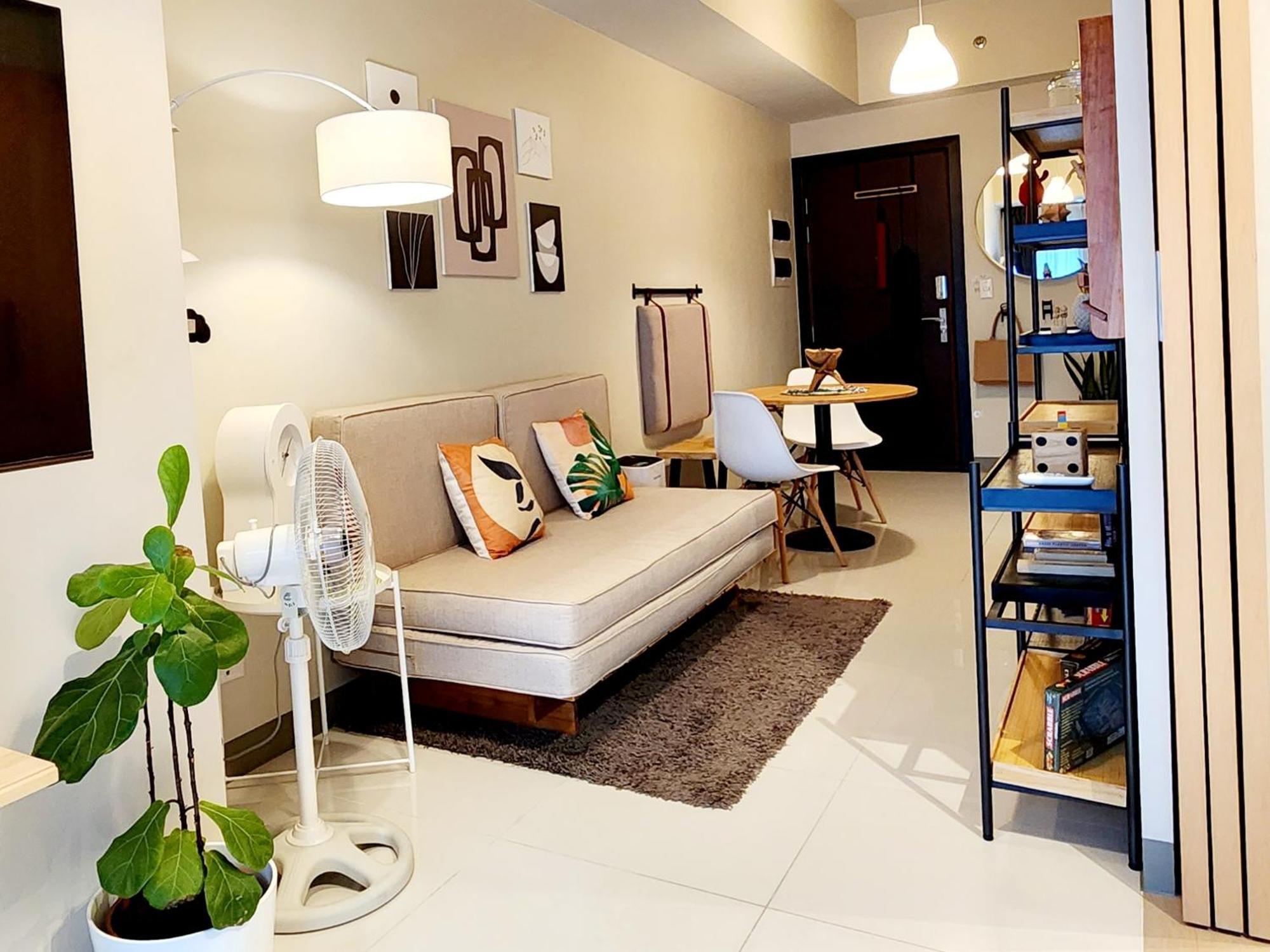 Spacious 7U Homey Unit Steps Away From Uptown Mall And Mitsukoshi Mall Free Parking With Washer Manila Exterior foto