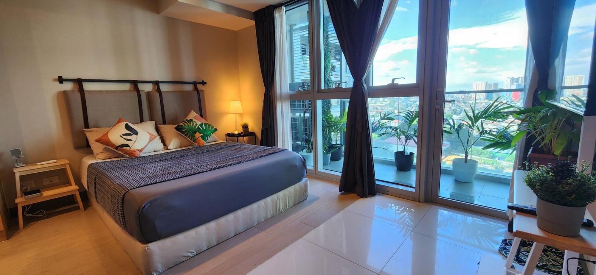 Spacious 7U Homey Unit Steps Away From Uptown Mall And Mitsukoshi Mall Free Parking With Washer Manila Exterior foto
